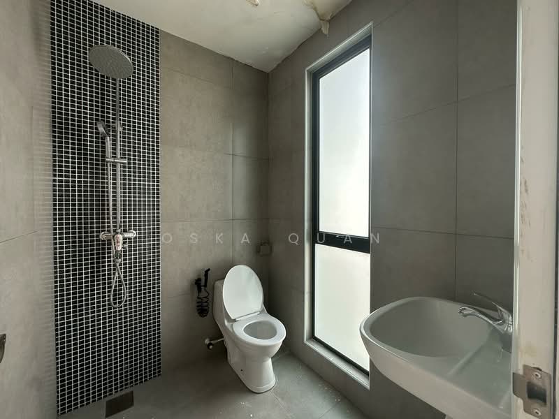 Semi-Detached House for Sale in Bandar Mahkota Cheras (Cheras) - Oska Quan - Bathroom - PropertyGuru.com.my