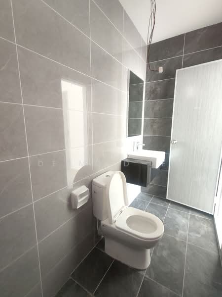 Condominium for Sale at Lucerne Residences - Desmond Lee - Bathroom - PropertyGuru.com.my