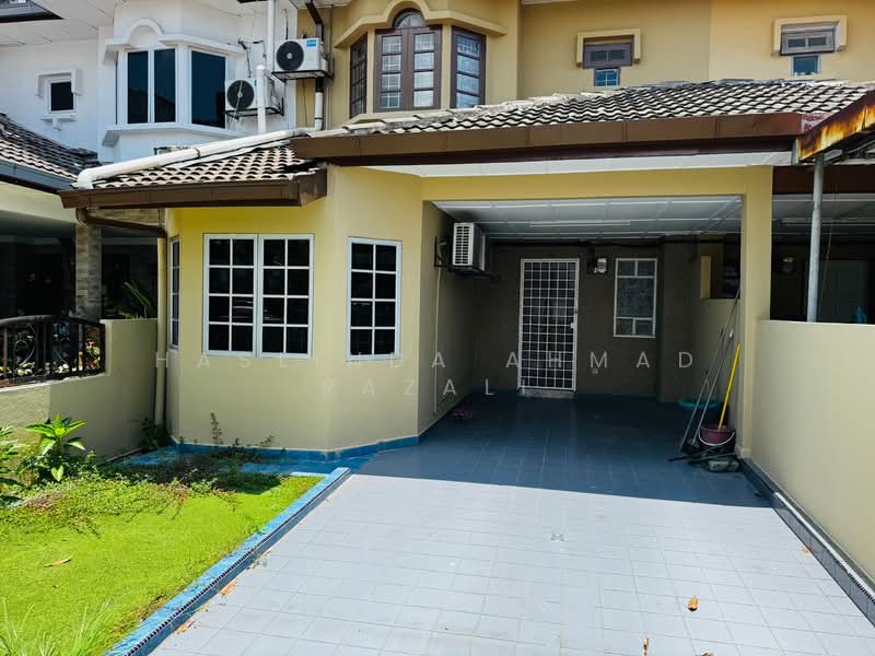 2-storey Terraced House for Sale in Kajang (Selangor) - Haslinda Ahmad Razali - Exterior - PropertyGuru.com.my