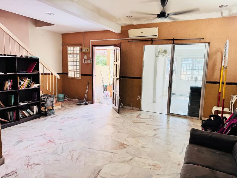 2-storey Terraced House for Sale in Kajang (Selangor) - Haslinda Ahmad Razali - Living Room - PropertyGuru.com.my