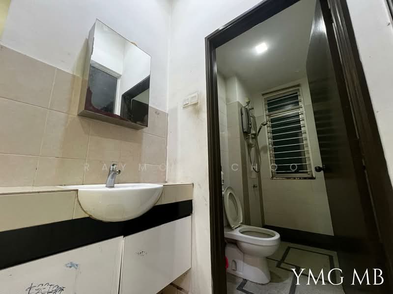 Semi-Detached House for Sale in Kapar (Selangor) - Raymond Choo - Bathroom - PropertyGuru.com.my
