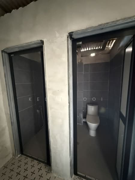 Shop for Rent in George Town (Penang) - Kelvin Ooi - Bathroom - PropertyGuru.com.my