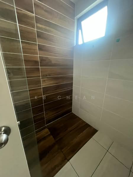 Servis Apartment untuk Disewa di UNIO Residence - KB Chean - Bathroom - PropertyGuru.com.my