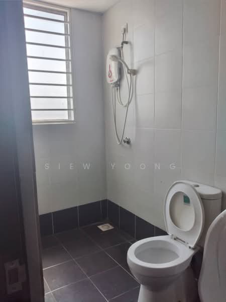 Service Residence for Sale at Amara - Siew Yoong - Bathroom - PropertyGuru.com.my