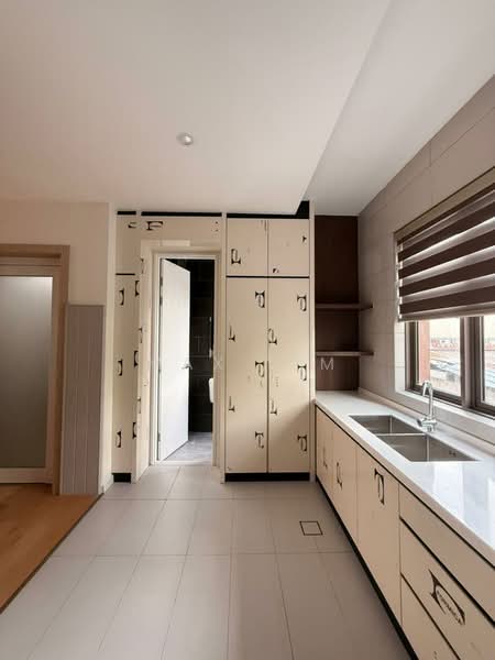 4.5-storey Terraced House for Sale in Kampung Sungai Kayu Ara (Petaling Jaya) - Max Lim - Kitchen - PropertyGuru.com.my