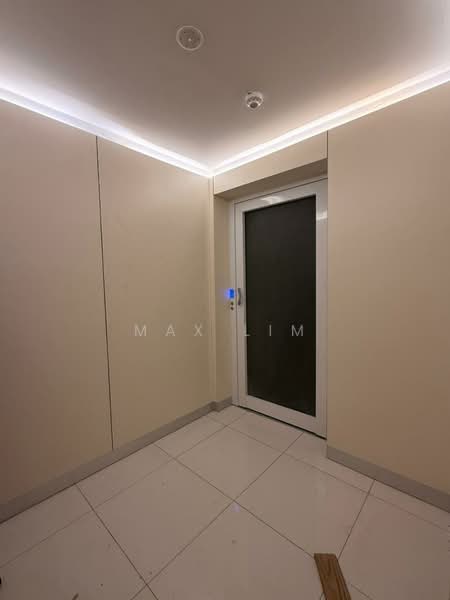 4.5-storey Terraced House for Sale in Kampung Sungai Kayu Ara (Petaling Jaya) - Max Lim - Entrance - PropertyGuru.com.my