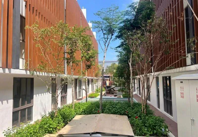 4.5-storey Terraced House for Sale in Kampung Sungai Kayu Ara (Petaling Jaya) - Max Lim - Exterior - PropertyGuru.com.my