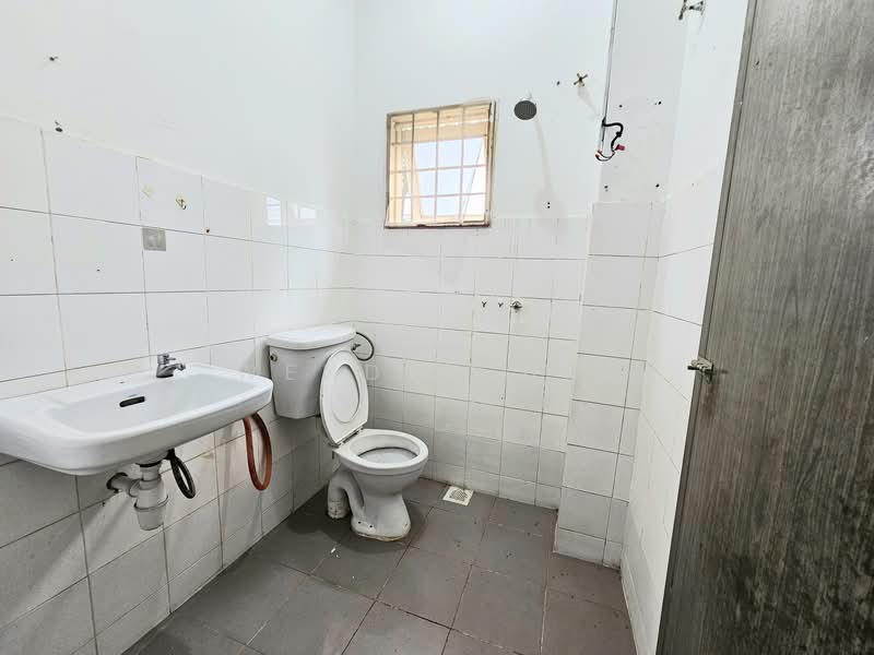 2-storey Terraced House for Sale in Saujana Puchong (Puchong) - Wendy Chin - Bathroom - PropertyGuru.com.my