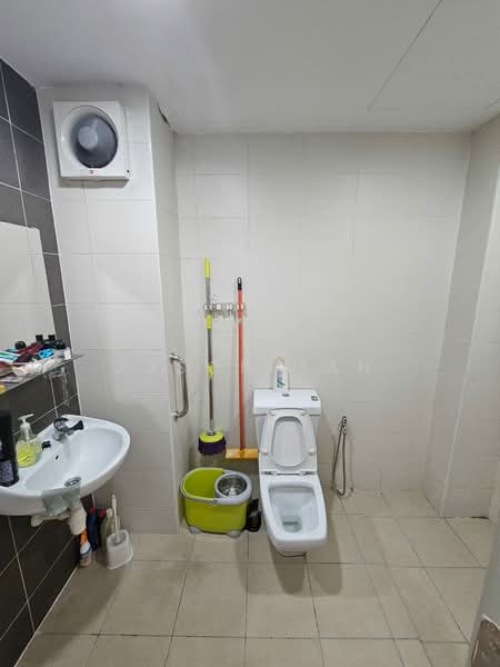 Condominium for Rent at Bayan Villa, Seri Kembangan - Jason Tan - Bathroom - PropertyGuru.com.my