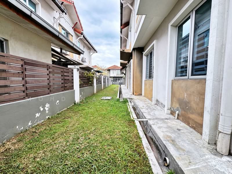 Semi-Detached House for Sale in Bangi (Selangor) - Mohd Nazri Roslan - Exterior - PropertyGuru.com.my