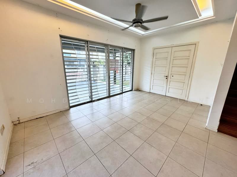 Semi-Detached House for Sale in Bangi (Selangor) - Mohd Nazri Roslan - Living Room - PropertyGuru.com.my