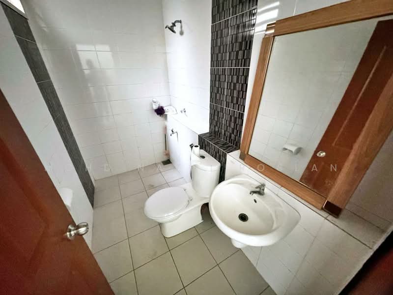 Semi-Detached House for Sale in Bangi (Selangor) - Mohd Nazri Roslan - Bathroom - PropertyGuru.com.my