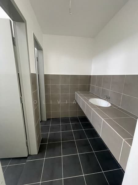 Kedai / Pejabat untuk Disewa di Beranang (Selangor) - OLIVIA OH - Bathroom - PropertyGuru.com.my