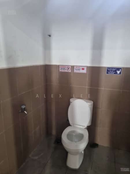 Warehouse for Rent in Shah Alam (Selangor) - Alex Lee - Bathroom - PropertyGuru.com.my