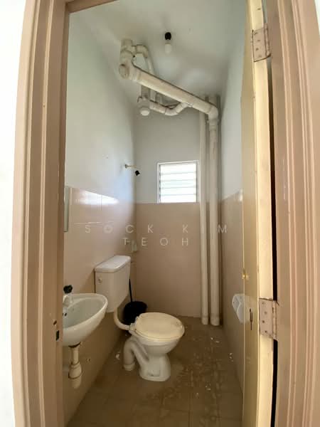 Apartment for Sale at Pangsapuri Kasuarina - Sock Kim Teoh - Bathroom - PropertyGuru.com.my