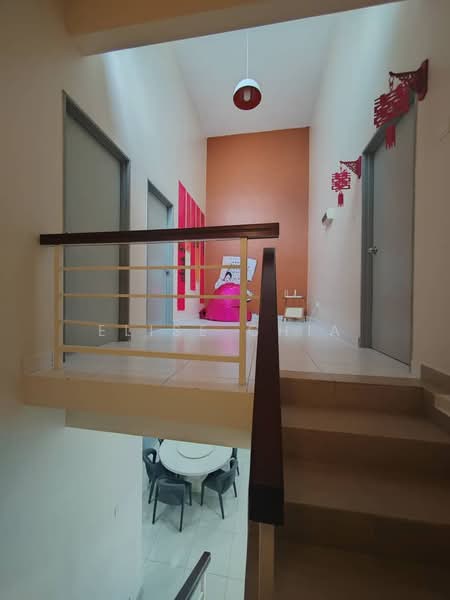 Rumah Teres 2 Tingkat untuk Dijual di Taman Flora Heights (Pasir Gudang) - Elise Chia - Corridor - PropertyGuru.com.my