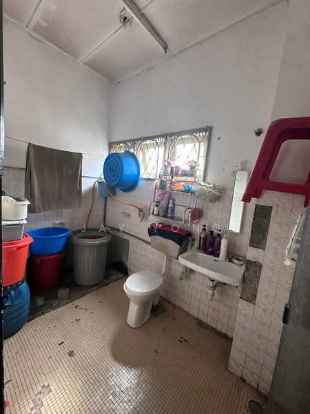 2-storey Terraced House for Sale in Taman Ehsan (Kepong) - Jay Yong - Bathroom - PropertyGuru.com.my