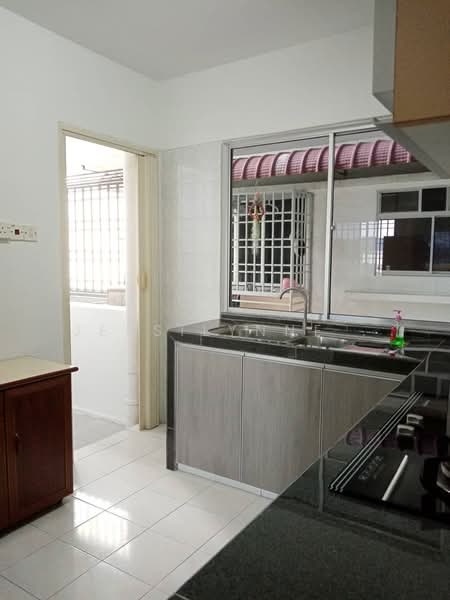 Pangsapuri untuk Disewa di Taman Pekaka Block 31 - Jessilynne . - Kitchen - PropertyGuru.com.my