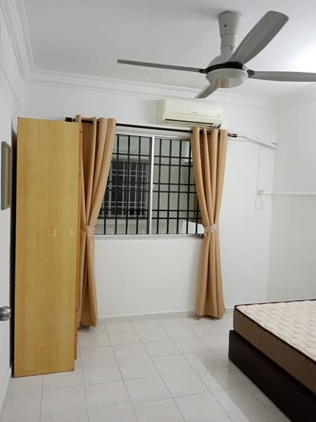 Pangsapuri untuk Disewa di Taman Pekaka Block 31 - Jessilynne . - Bedroom - PropertyGuru.com.my