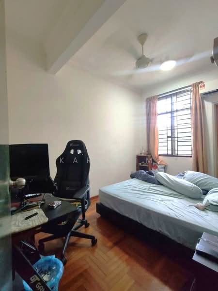 2-storey Terraced House for Sale in Taman Daya (Johor Bahru) - Karl Lim - Bedroom - PropertyGuru.com.my