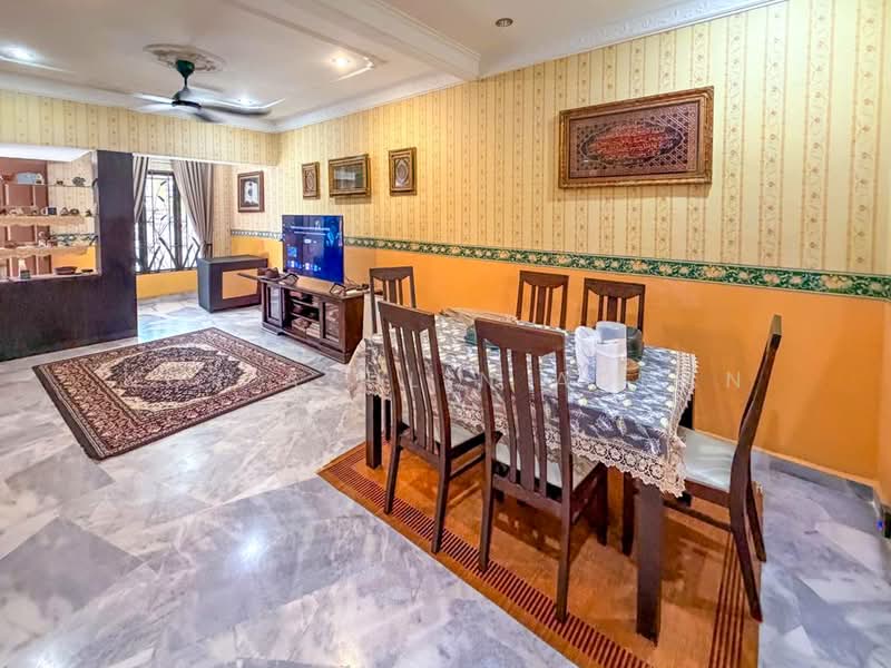 Rumah Teres 2 Tingkat untuk Dijual di Bandar Tun Hussein Onn (Cheras) - Nor Azdlin Adnan - Living Room - PropertyGuru.com.my