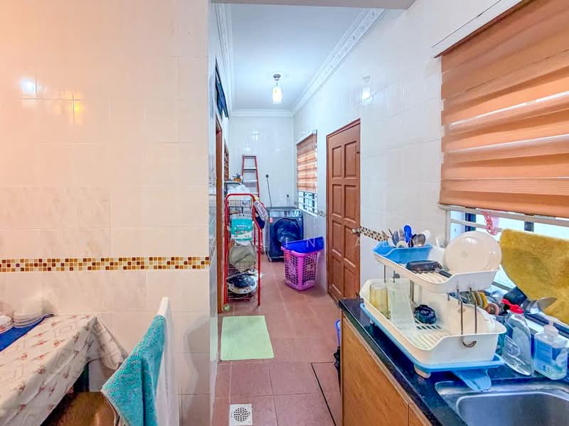 Rumah Teres 2 Tingkat untuk Dijual di Bandar Tun Hussein Onn (Cheras) - Nor Azdlin Adnan - Kitchen - PropertyGuru.com.my