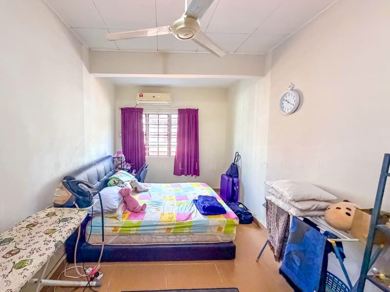 Rumah Teres 2 Tingkat untuk Dijual di Bandar Tun Hussein Onn (Cheras) - Nor Azdlin Adnan - Bedroom - PropertyGuru.com.my