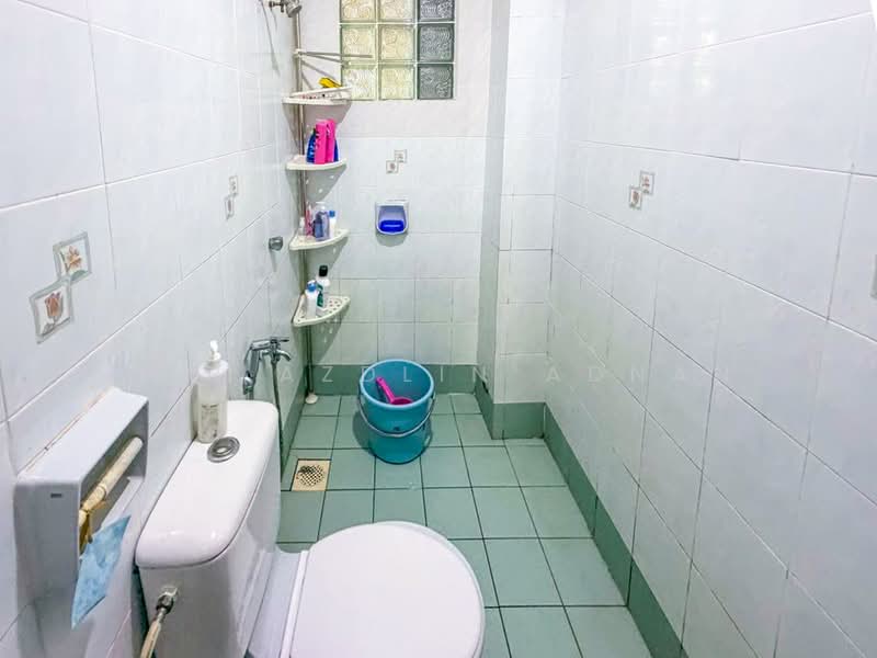 Rumah Teres 2 Tingkat untuk Dijual di Bandar Tun Hussein Onn (Cheras) - Nor Azdlin Adnan - Bathroom - PropertyGuru.com.my
