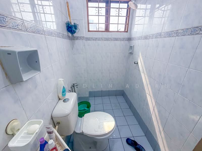 Rumah Teres 2 Tingkat untuk Dijual di Bandar Tun Hussein Onn (Cheras) - Nor Azdlin Adnan - Bathroom - PropertyGuru.com.my