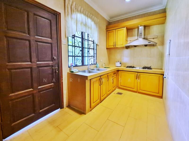 Bungalow for Sale in Seksyen 6 (Kota Damansara) - Nazri Hassan - Kitchen - PropertyGuru.com.my