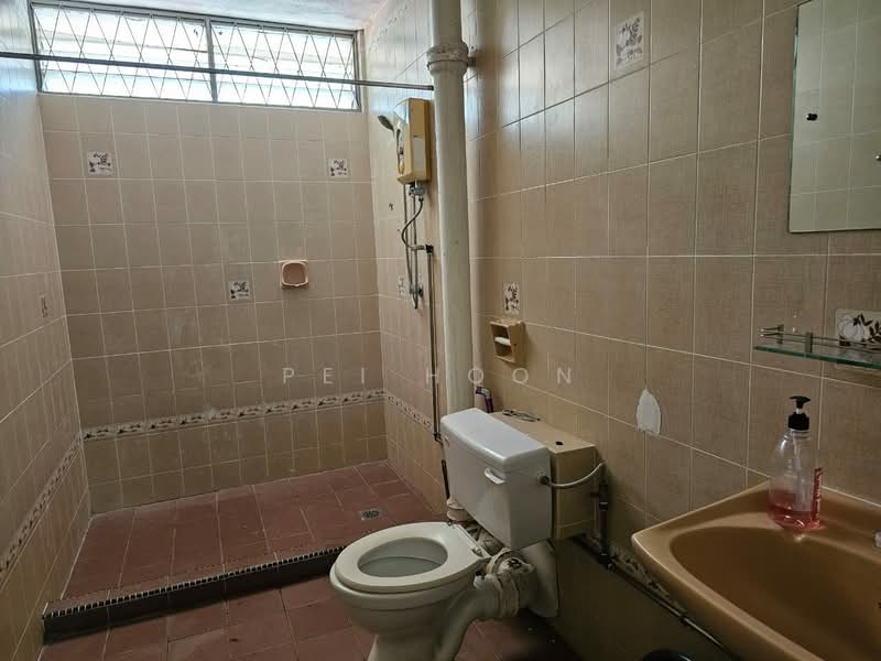 Semi-Detached House for Sale in Sungai Ara (Penang) - Pei Hoon - Bathroom - PropertyGuru.com.my