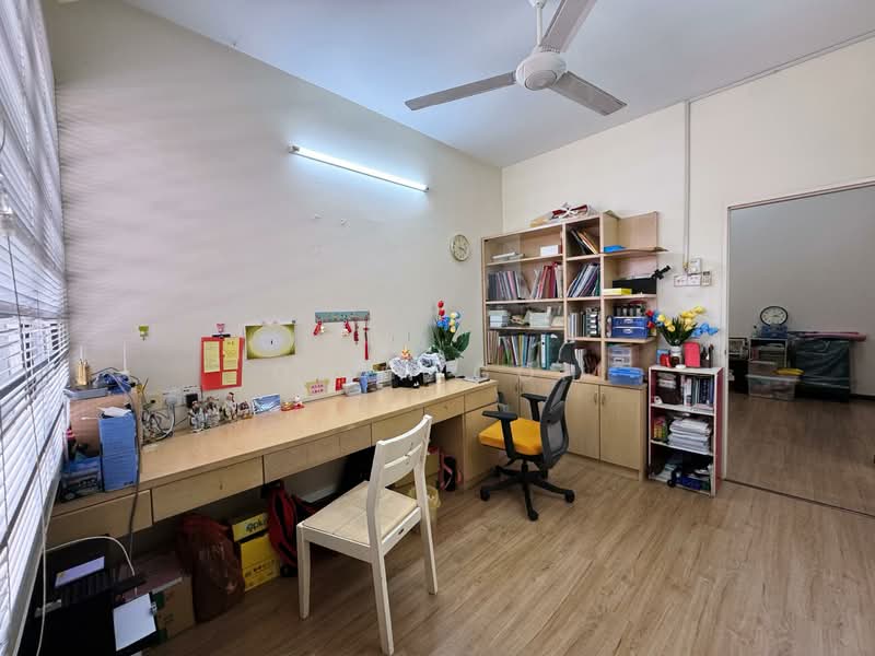 2-storey Terraced House for Rent in Island Glades (Jelutong) - Qyan Goh - Study - PropertyGuru.com.my