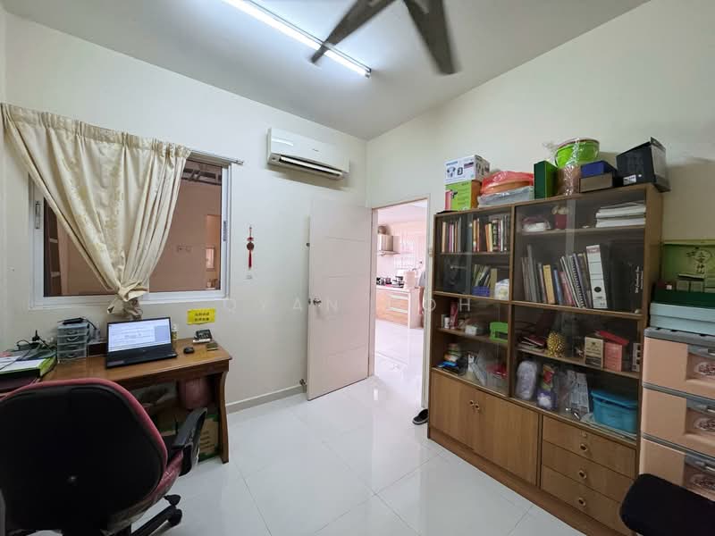 2-storey Terraced House for Rent in Island Glades (Jelutong) - Qyan Goh - Study - PropertyGuru.com.my