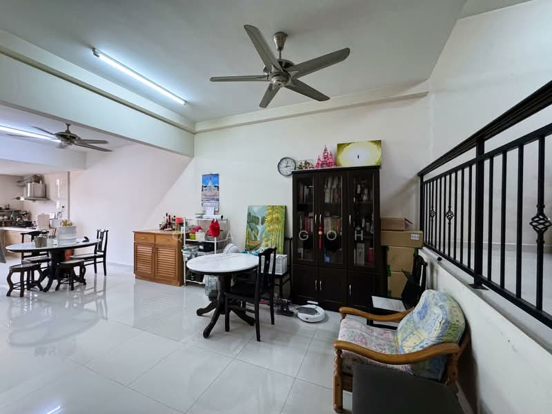 2-storey Terraced House for Rent in Island Glades (Jelutong) - Qyan Goh - Living Room - PropertyGuru.com.my