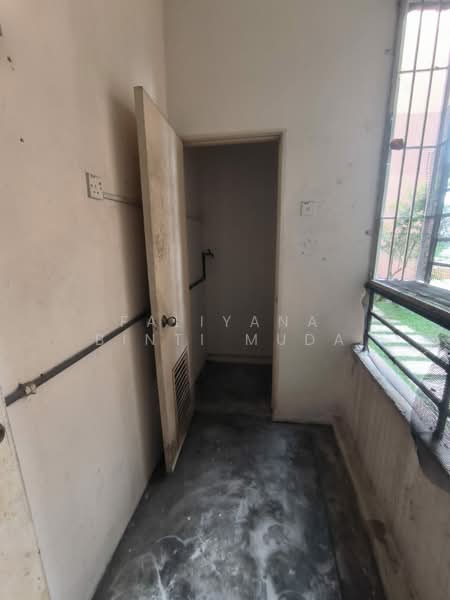 Pangsapuri untuk Disewa di Laman Suria - Faliyana binti Muda - Corridor - PropertyGuru.com.my