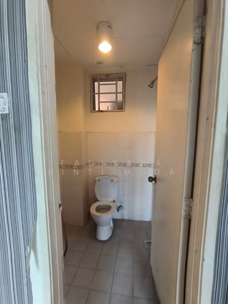 Pangsapuri untuk Disewa di Laman Suria - Faliyana binti Muda - Bathroom - PropertyGuru.com.my