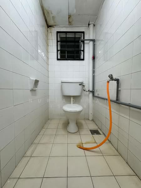 3-storey Terraced House for Sale in Kota Kemuning (Shah Alam) - Nur Adibah Ishak - Bathroom - PropertyGuru.com.my