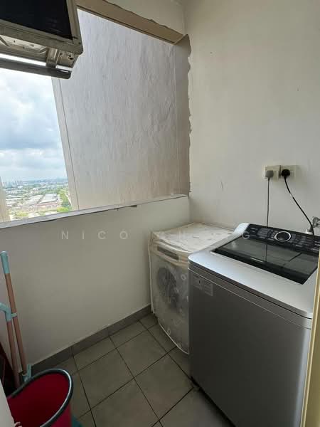 Pangsapuri untuk Dijual di Austin Suites (Permata Austin) - Nico Chong - Balcony - PropertyGuru.com.my