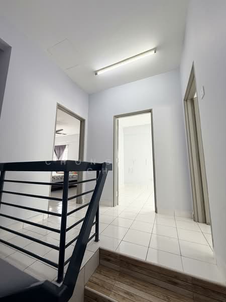 Rumah Teres 2 Tingkat untuk Dijual di Taman Subang Impian (Shah Alam) - Chong Yien Chin - Corridor - PropertyGuru.com.my