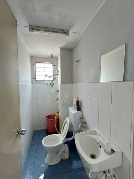 Pangsapuri untuk Dijual di SD Apartments II - Hanif Kasmani - Bathroom - PropertyGuru.com.my