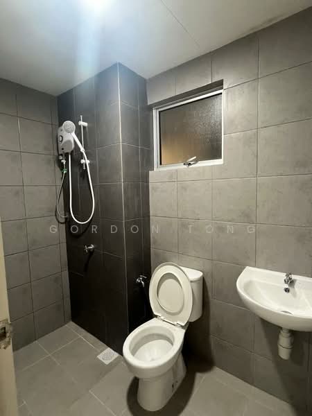 Kondominium untuk Disewa di Residensi Sateria - Gordon Tong - Bathroom - PropertyGuru.com.my