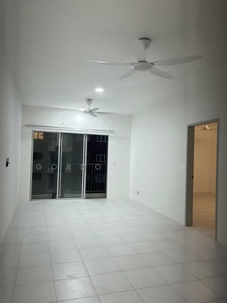 Kondominium untuk Disewa di Residensi Sateria - Gordon Tong - Living Room - PropertyGuru.com.my
