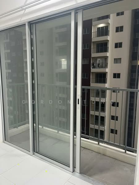Kondominium untuk Disewa di Residensi Sateria - Gordon Tong - Balcony - PropertyGuru.com.my