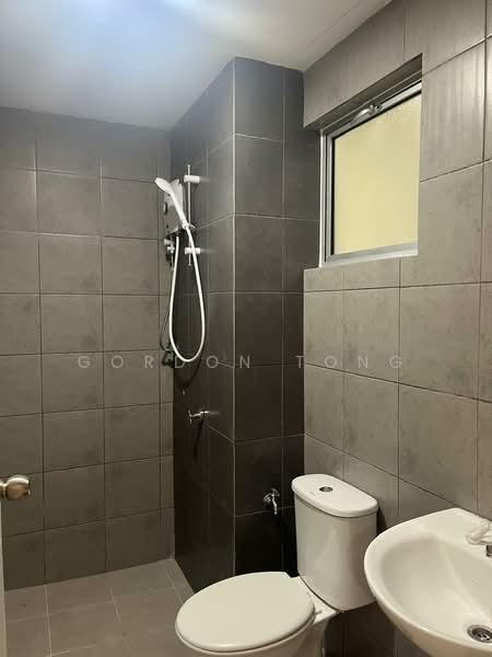 Kondominium untuk Disewa di Residensi Sateria - Gordon Tong - Bathroom - PropertyGuru.com.my