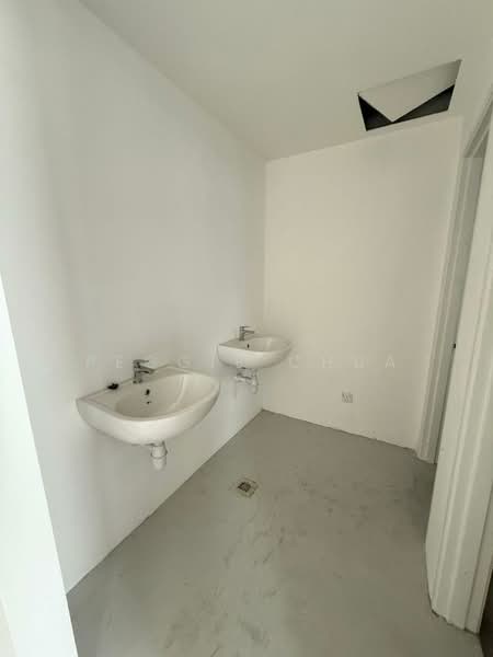 Office for Rent in Taman Damansara Aliff (Tampoi) - Peggie Chua - Bathroom - PropertyGuru.com.my