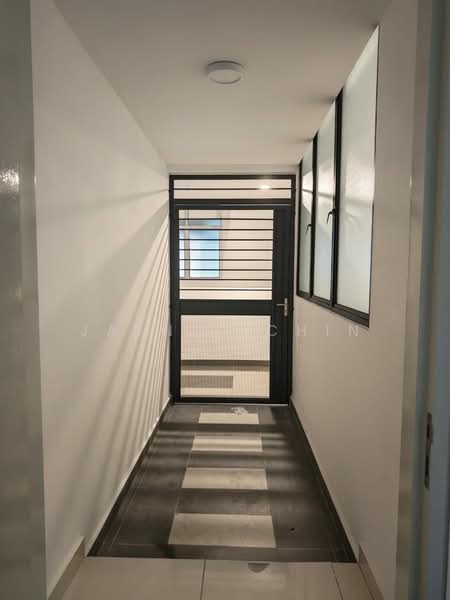 Servis Apartment untuk Disewa di MIRAI Residences - Jaynee Chin - Corridor - PropertyGuru.com.my