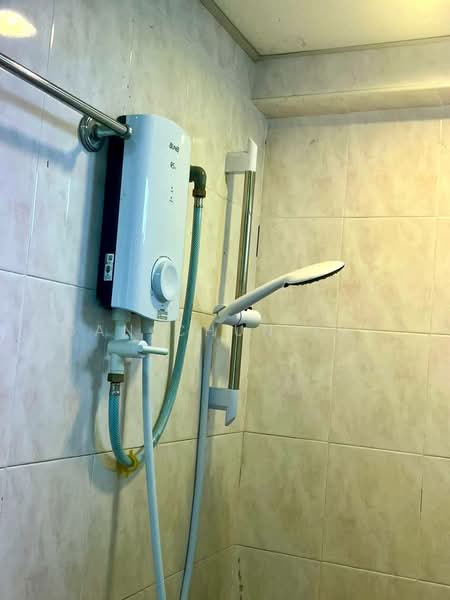 Pangsapuri untuk Disewa di University Place (Plaza Ivory) - Gan Chun Kai - Bathroom - PropertyGuru.com.my