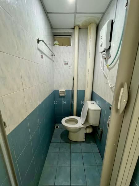 Pangsapuri untuk Disewa di University Place (Plaza Ivory) - Gan Chun Kai - Bathroom - PropertyGuru.com.my
