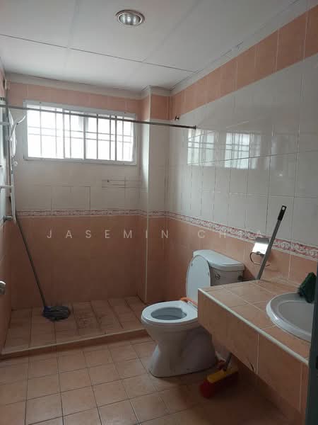Rumah Teres 2 Tingkat untuk Dijual di Taman Megah Kepong (Kepong) - Jasemin Chia - Bathroom - PropertyGuru.com.my