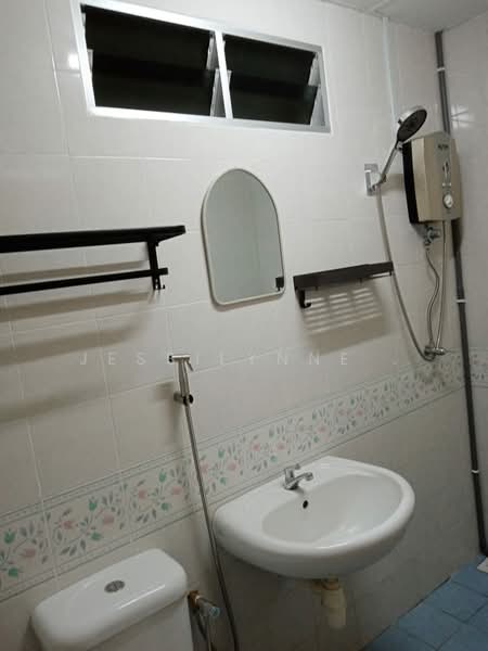 Kondominium untuk Disewa di Putra Place Condominium - Jessilynne . - Bathroom - PropertyGuru.com.my
